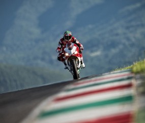 世界杯2026-爱德华兹，当明尼苏达的狼嚎响彻金州，他扛起了一座城的尊严