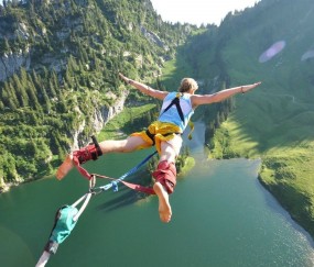 开云体育世界杯-广东队收割热火，西亚卡姆关键节点连续得分背后的战术密码